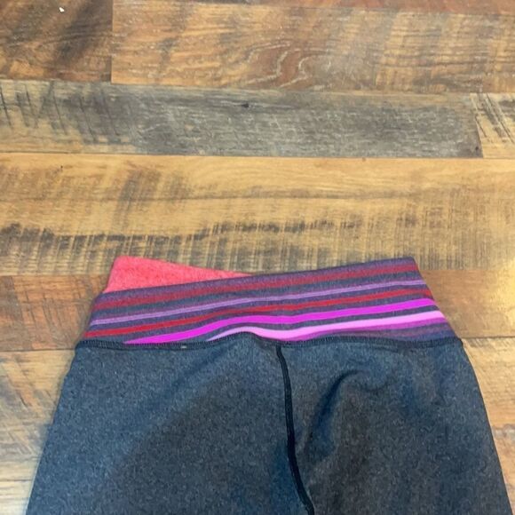 Lululemon yoga pants 4 (3820) - Picture 4 of 6